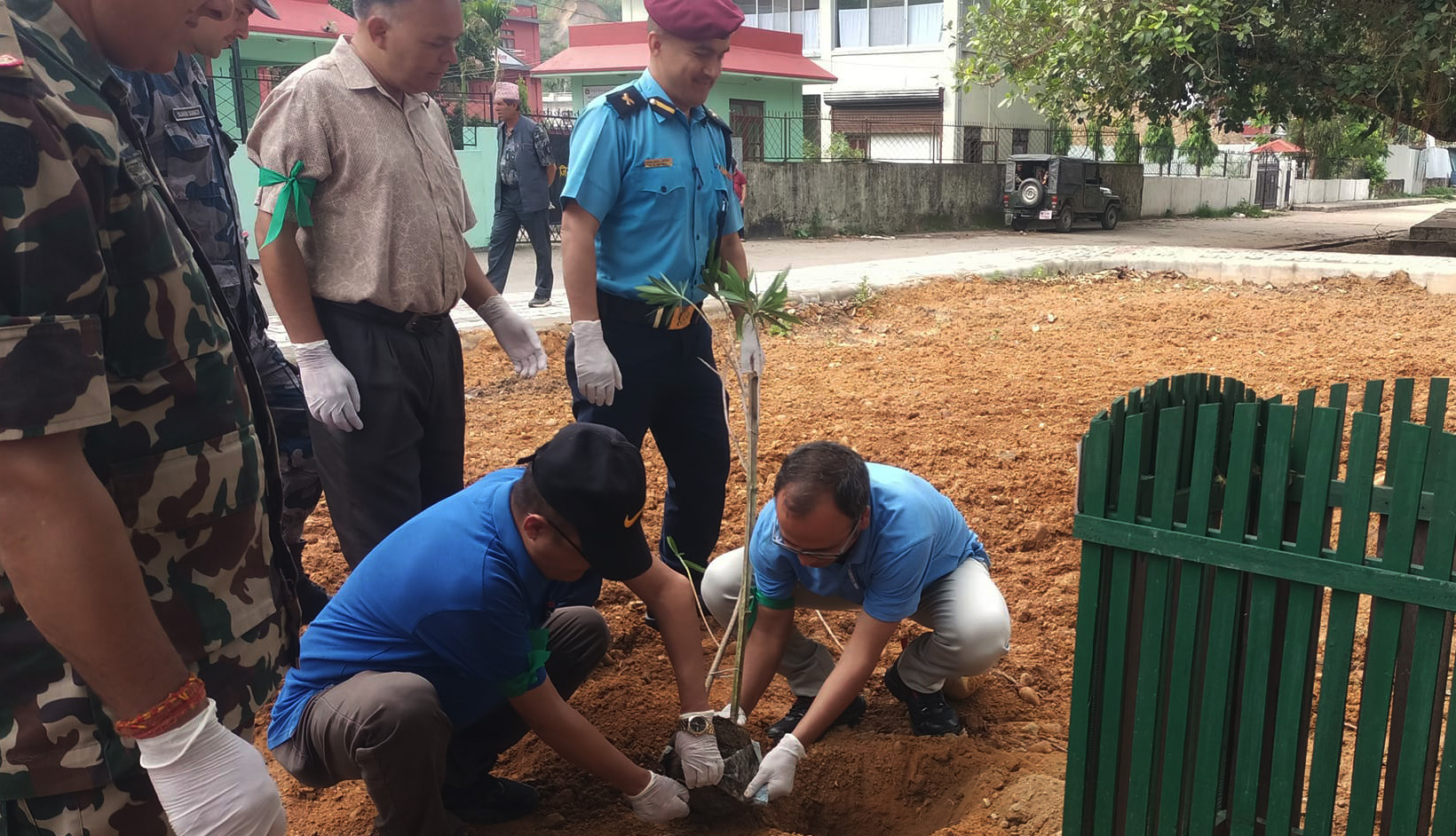 सिन्धुलीमा फूलका बिरुवा रोपेर मनाइयो विश्व वातावरण दिवस