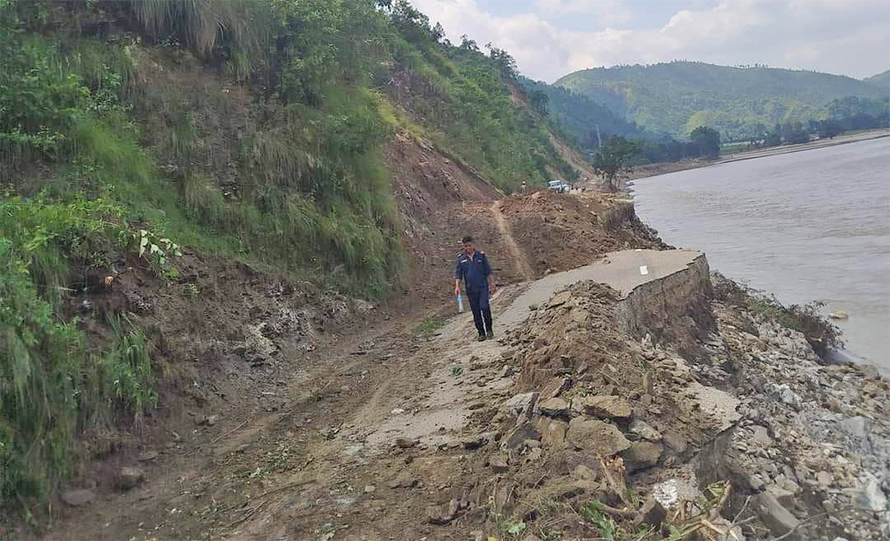 मध्यपहाडी लोकमार्गको खुर्कोट–घुर्मी खण्ड एकतर्फी खुल्यो 